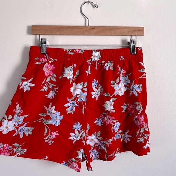 NWT H&M / Divided Floral Flowy Shorts - Picture 2 of 5